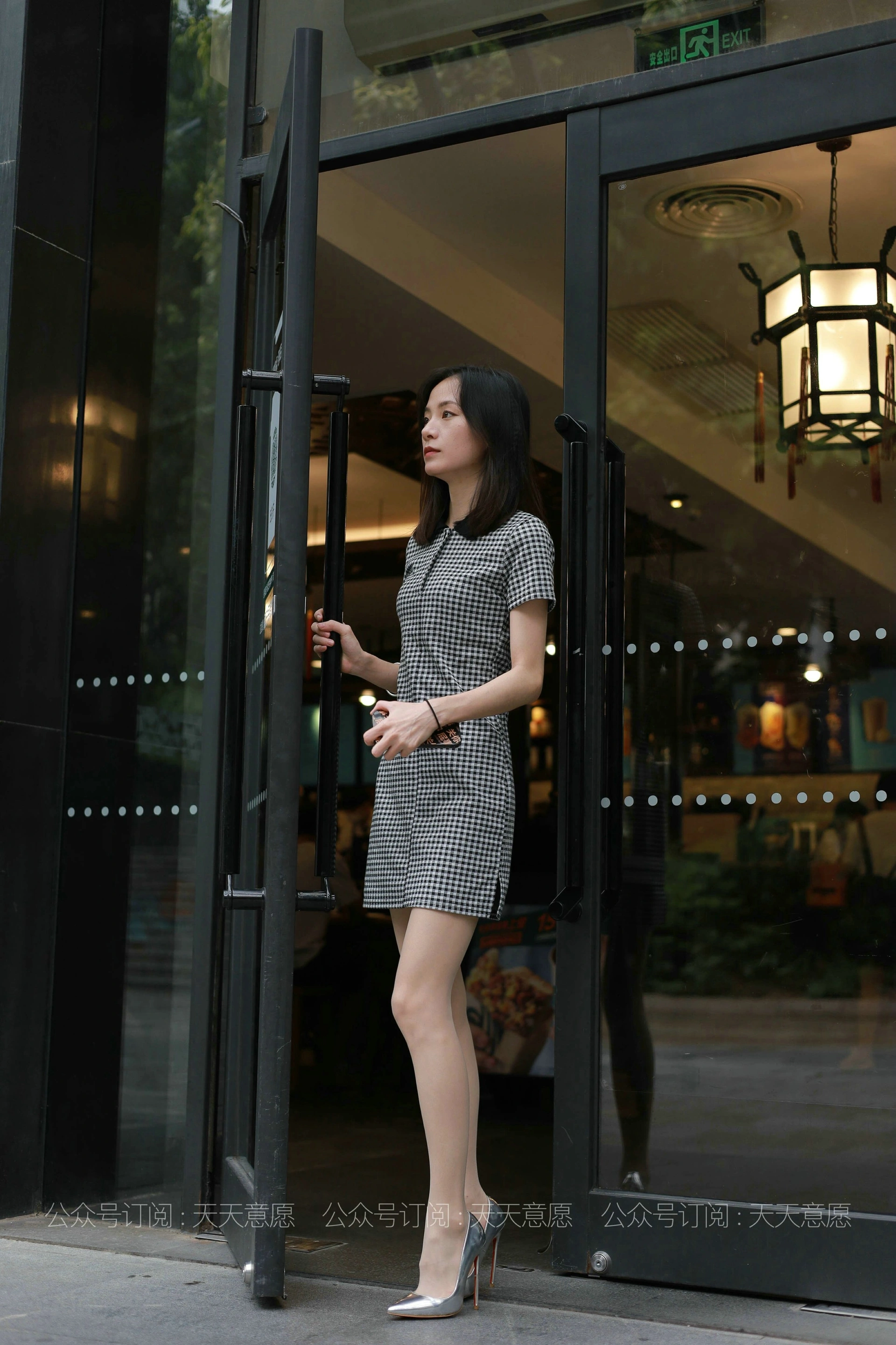 [IESS异思趣向] 2021.07.22 丝享家867:小六《格子连衣裙》 1